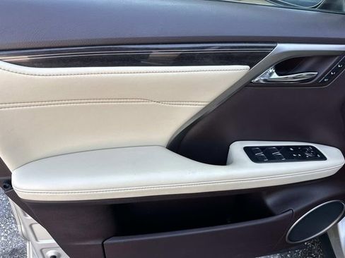 Used 2019 Lexus RX 450hL Luxury image 13