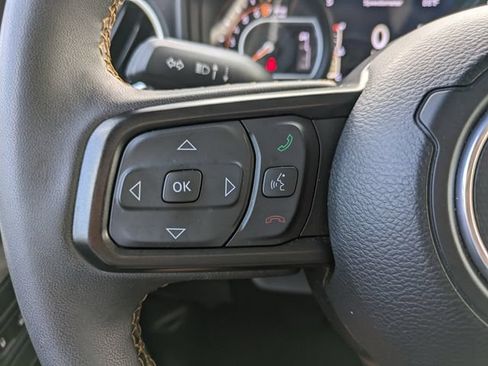 Used 2025 Jeep Gladiator Sport AWD/4WD image 21