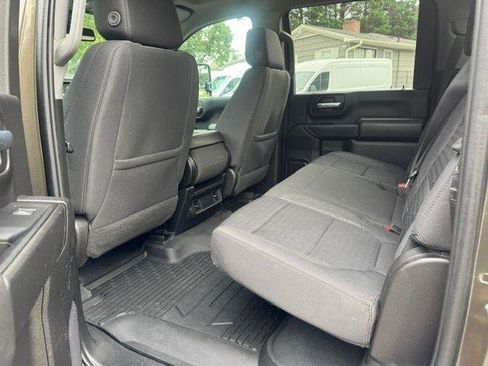 Used 2023 Chevrolet Silverado 2500 4x4 Crew Cab Custom w/ Custom Value Package image 13