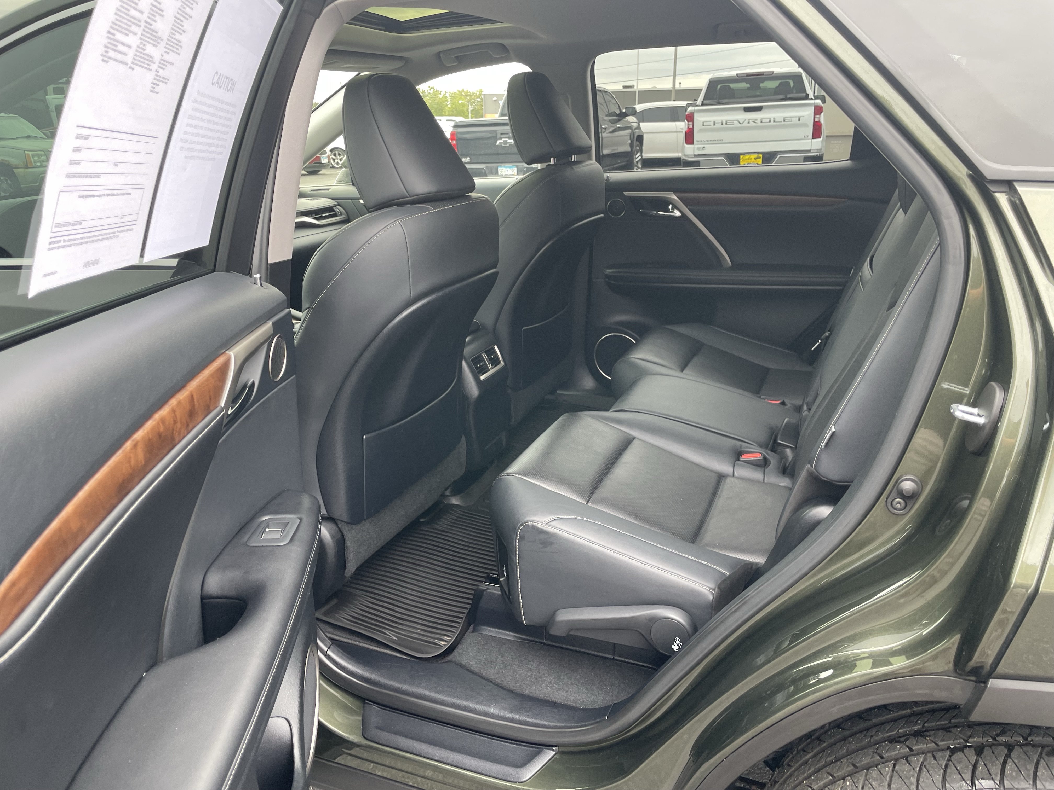 Used 2022 Lexus RX 350L Premium w/ Premium Package AWD/4WD image 28