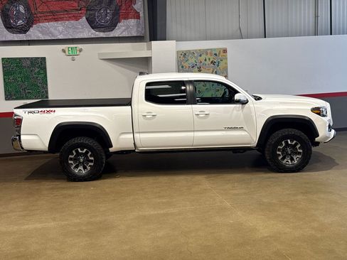 Used 2023 Toyota Tacoma TRD Off-Road AWD/4WD image 36