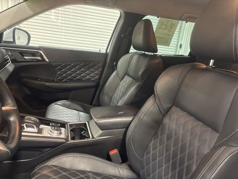 Used 2023 Mitsubishi Outlander SEL image 17