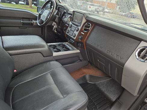 Used 2013 Ford F250 Lariat w/ Lariat Ultimate Pkg AWD/4WD image 14