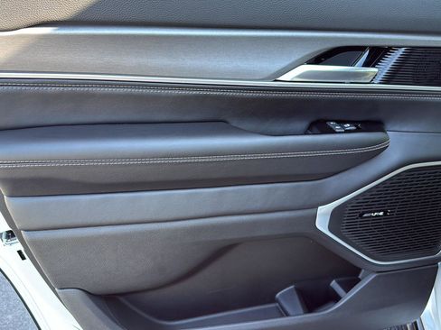 New 2026 Jeep Grand Wagoneer Limited AWD/4WD image 25