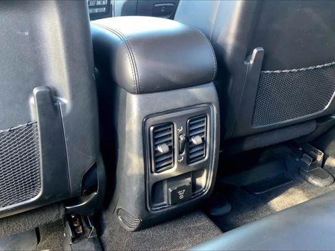 Used 2021 Jeep Grand Cherokee Laredo X image 34