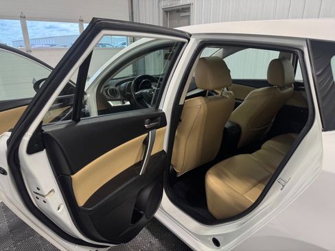 Used 2013 MAZDA MAZDA3 i Grand Touring image 12