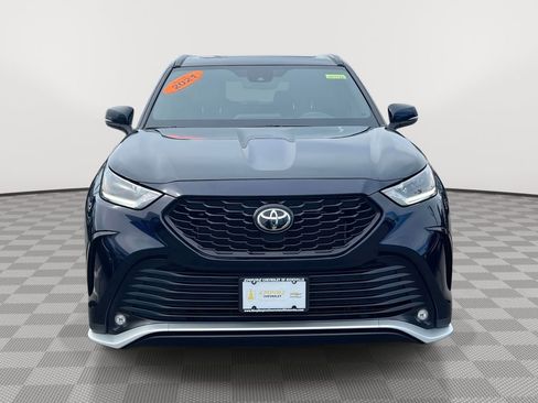 Used 2021 Toyota Highlander XSE image 2