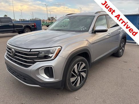 Used 2024 Volkswagen Atlas SE image 1