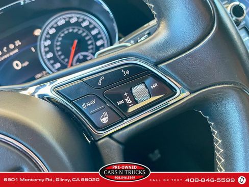 Used 2018 Bentley Bentayga AWD/4WD image 25