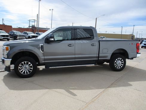 Used 2021 Ford F250 Lariat w/ Lariat Value Package AWD/4WD image 4