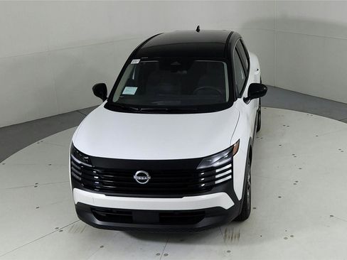 Used 2025 Nissan Kicks SV image 15