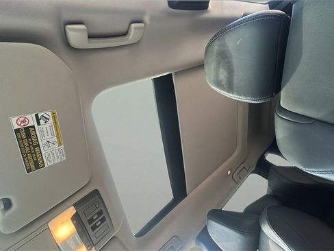 Used 2024 Mitsubishi Outlander SE image 17