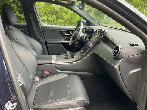 Used 2024 Mercedes-Benz GLC 300 4MATIC image 35