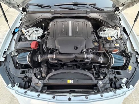 Used 2016 Jaguar XF S image 7