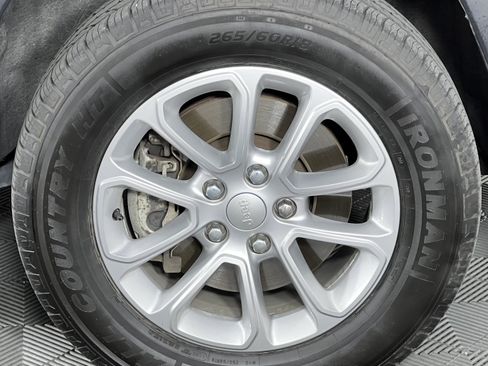 Used 2021 Jeep Grand Cherokee Laredo X AWD/4WD image 15