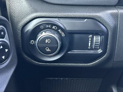 Used 2023 Jeep Gladiator Mojave AWD/4WD image 18