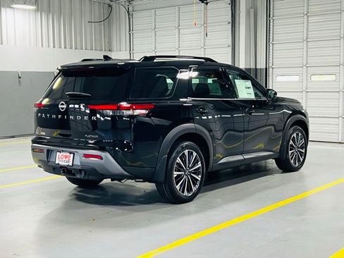 New 2026 Nissan Pathfinder Platinum FWD image 19