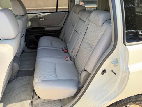 Used 2006 Toyota Highlander Sport w/ Towing Prep Pkg FWD image 14