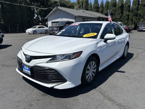 Used 2019 Toyota Camry LE w/ Protection Package (Q2) FWD image 3