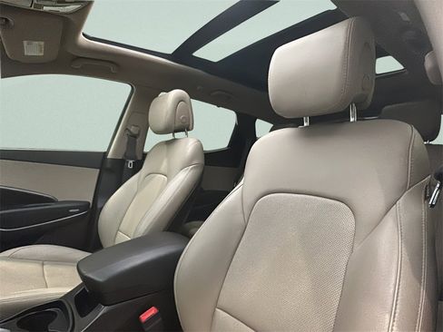 Used 2017 Hyundai Santa Fe Sport image 6