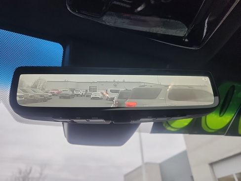 Used 2022 Toyota Venza Limited image 29