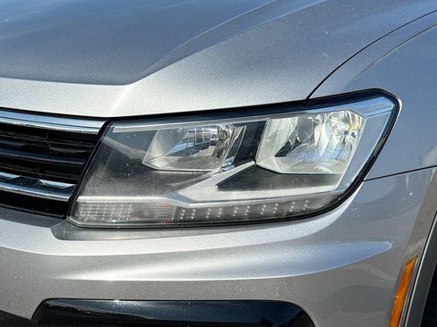 Used 2020 Volkswagen Tiguan SE R-Line image 9
