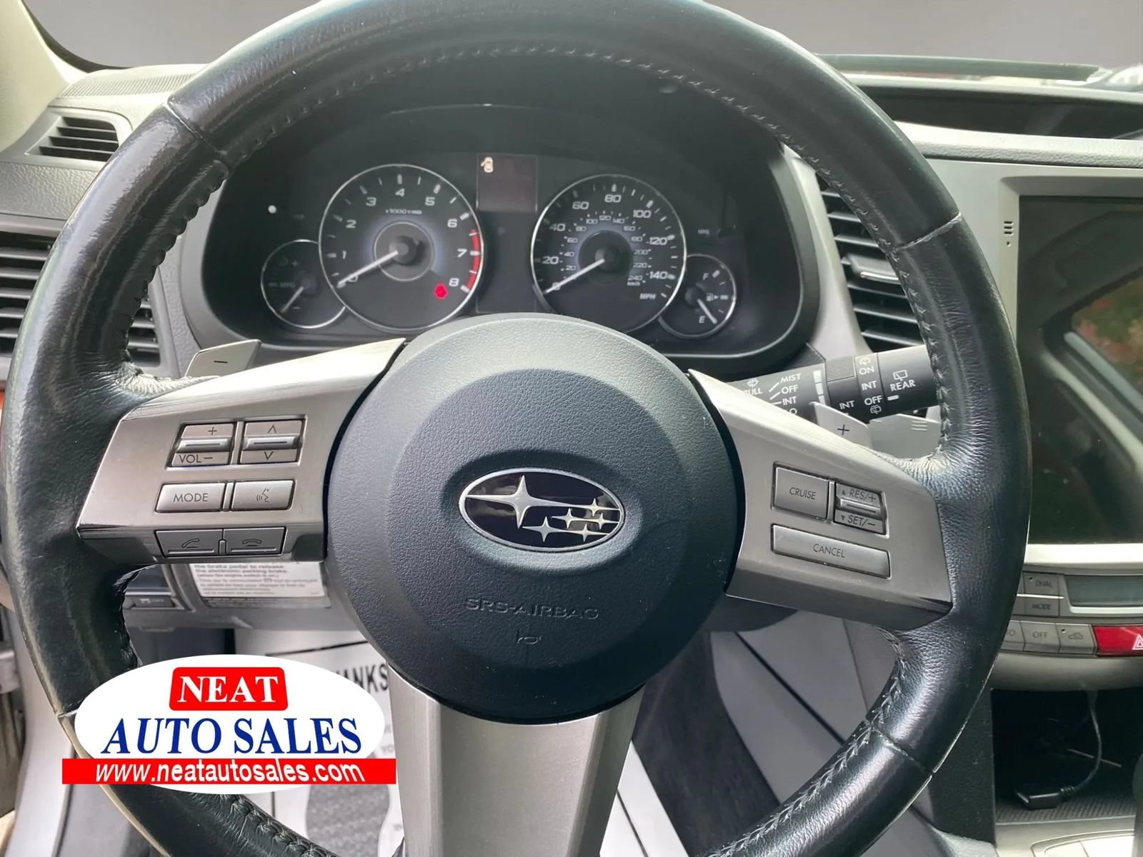 Used 2010 Subaru Outback 2.5i Limited AWD/4WD image 9