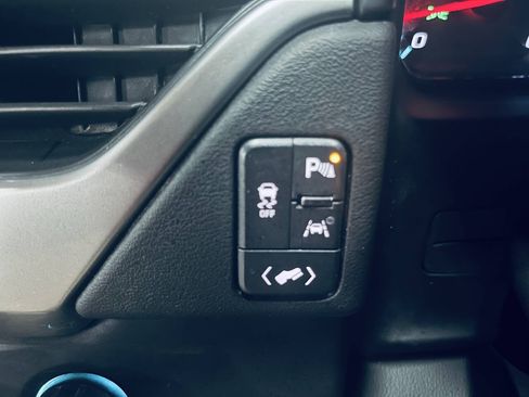 Used 2018 Chevrolet Suburban LT AWD/4WD image 35