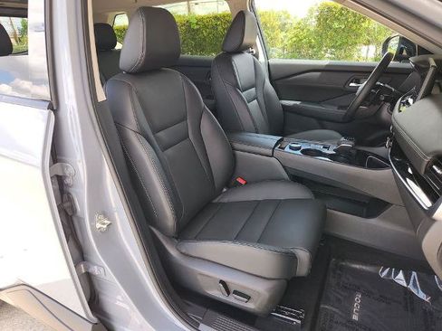 Certified 2025 Nissan Rogue SL AWD/4WD image 16