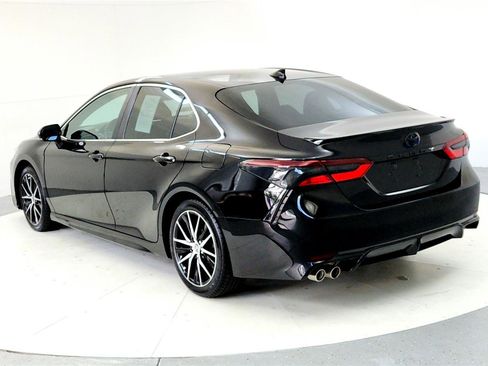 Used 2022 Toyota Camry SE image 4