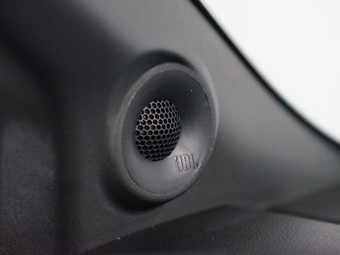 Used 2025 Toyota Sienna Limited image 27