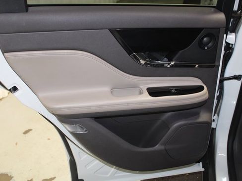 Used 2020 Lincoln Corsair Reserve w/ Equipment Group 201A image 16