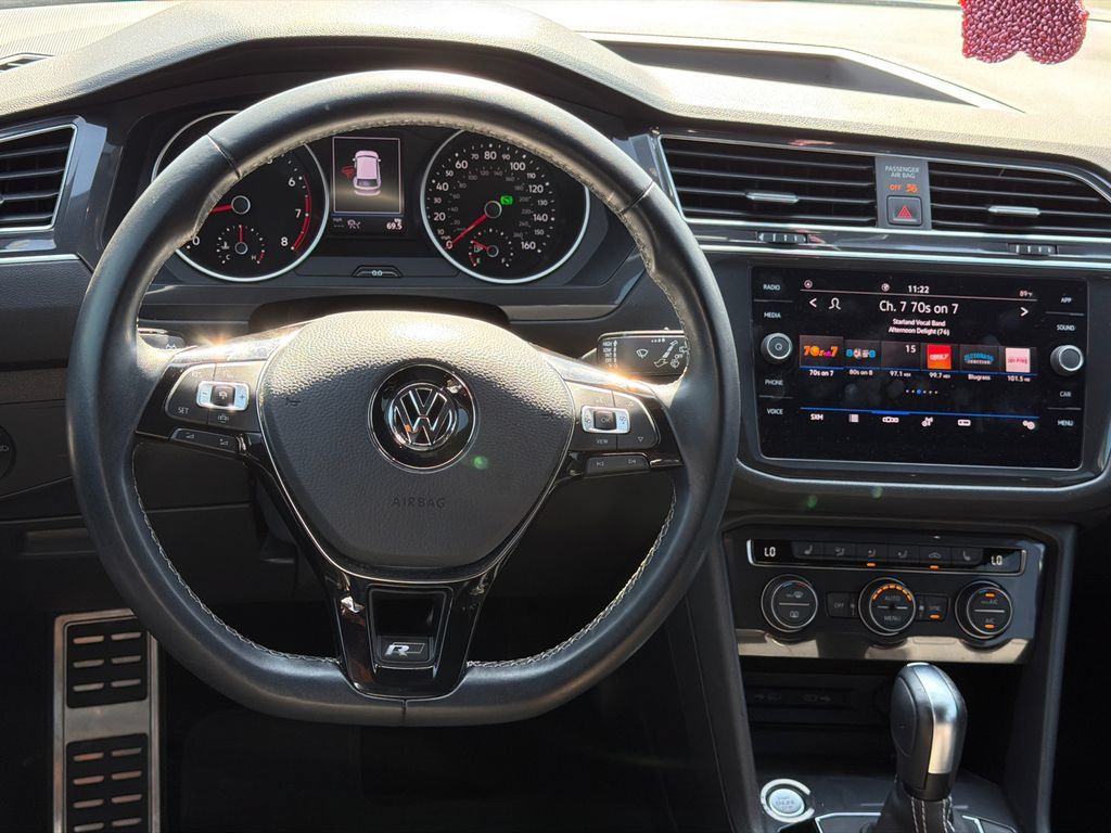Used 2021 Volkswagen Tiguan SE R-Line FWD image 23