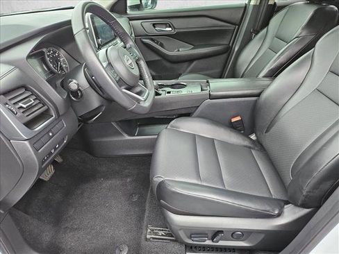 Certified 2024 Nissan Rogue SV w/ SV Premium Package image 15