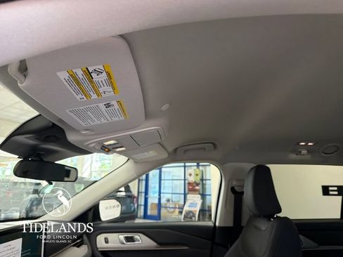 New 2026 Ford Explorer Active RWD image 24
