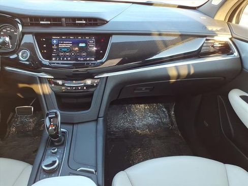 Used 2023 Cadillac XT6 Sport w/ Technology Package image 18