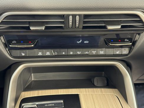 Used 2025 MAZDA CX-90 Plug-In Hybrid w/Premium Sport image 32