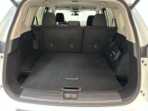 Certified 2024 Nissan Rogue SV image 24