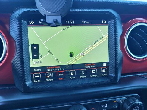 Used 2021 Jeep Wrangler Unlimited Rubicon AWD/4WD image 12