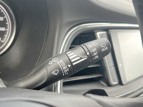 Used 2021 Buick Enclave Essence w/ Sport Touring Edition image 13