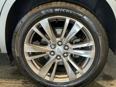 Used 2023 Cadillac XT6 Premium Luxury image 10