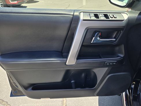 Used 2022 Toyota 4Runner Limited RWD image 16
