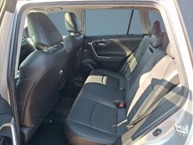Used 2022 Toyota RAV4 XLE Premium FWD image 6