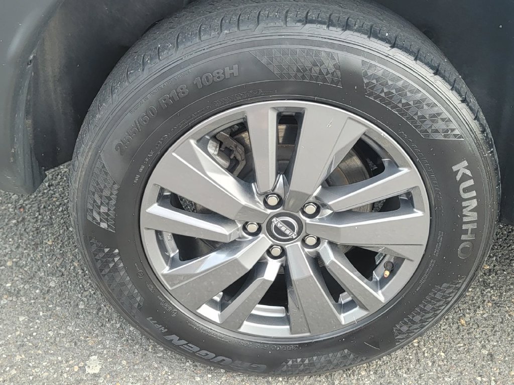 Used 2025 Nissan Pathfinder SV AWD/4WD image 10