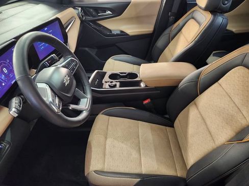 Used 2025 Chevrolet Equinox ACTIV w/ Convenience Package III FWD image 14