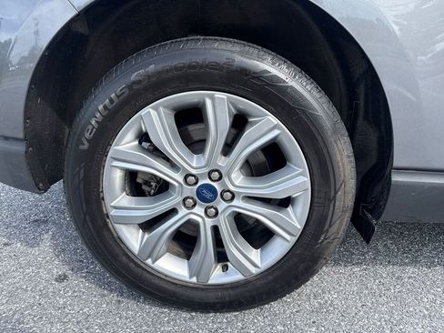 Used 2022 Ford Edge Titanium w/ Equipment Group 301A AWD/4WD image 31