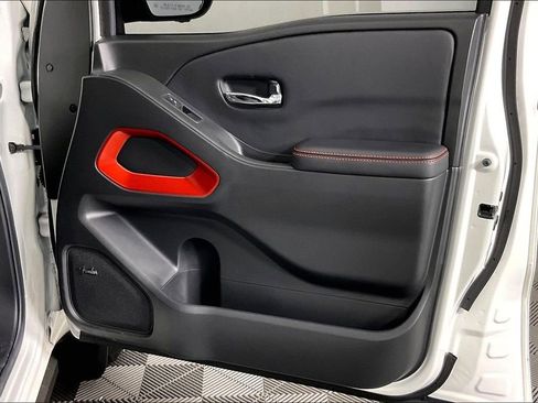 Certified 2025 Nissan Frontier Pro-X w/ Pro Premium Package image 24