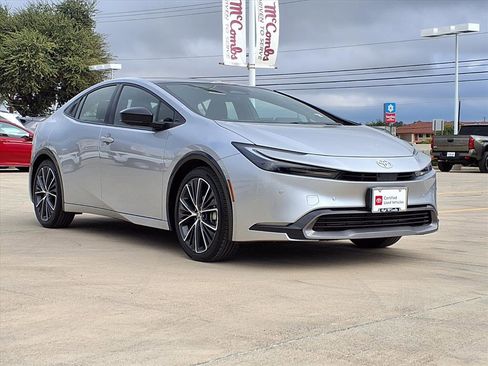 Used 2025 Toyota Prius Limited image 3