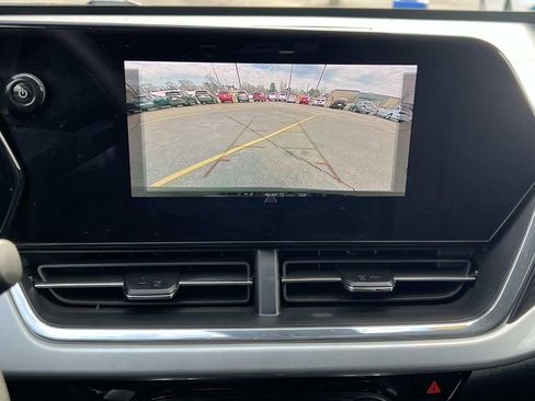 Used 2025 Chevrolet Trax LT image 18