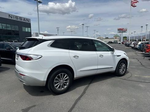 Used 2024 Buick Enclave Premium AWD/4WD image 11